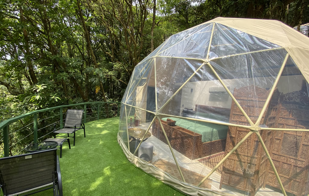 Honeymoon Tent with Terrace and Mountain View