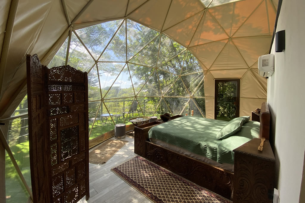 Honeymoon Tent with Terrace and Mountain View